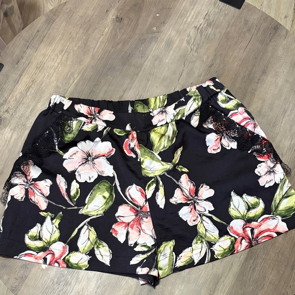Guess Black Floral High Waist Women's Shorts